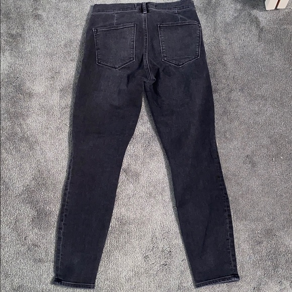 Jeans - Picture 2 of 3